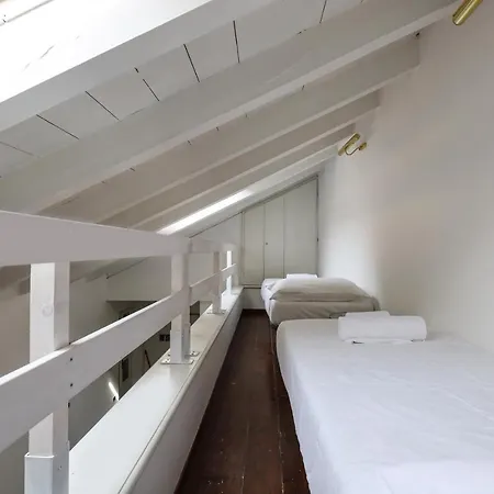 アパート Navigli District Center ミラノ