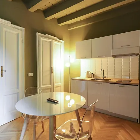 Navigli District Center Apartman